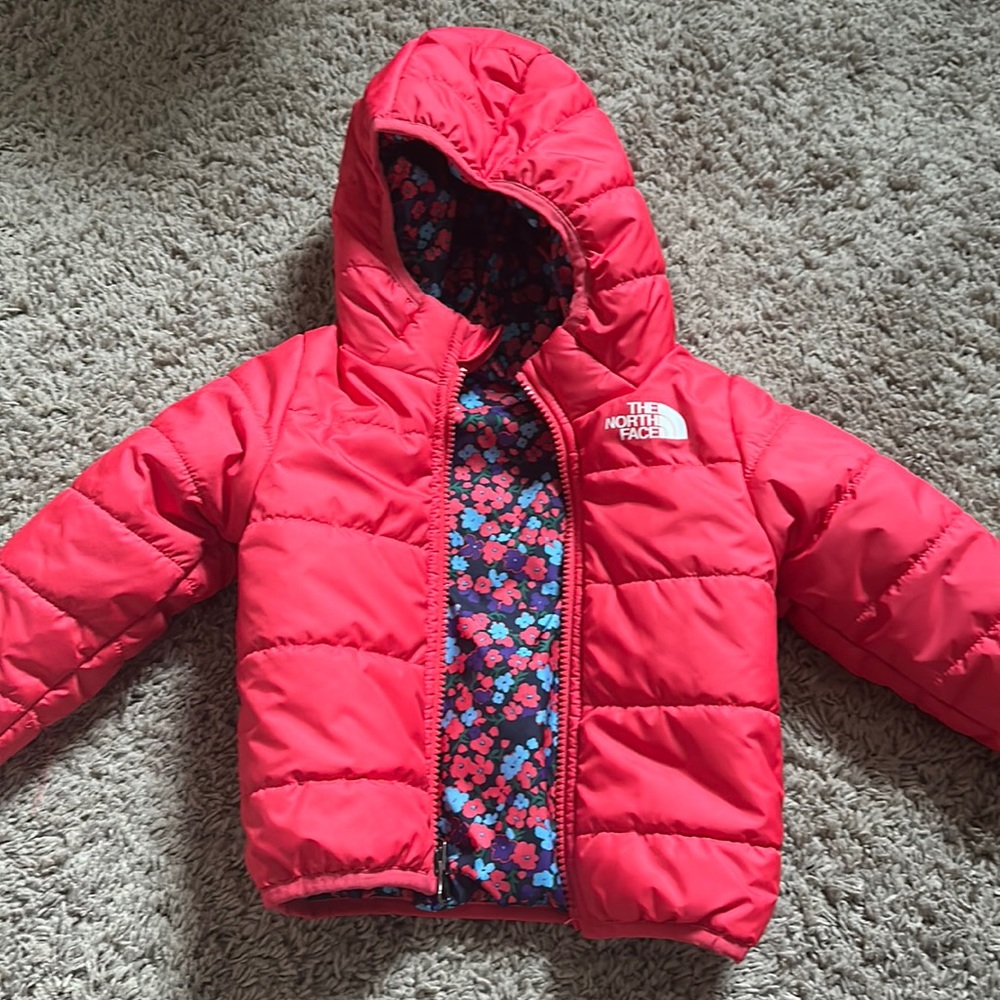 12-18 M Toddler Girl’s North face Puffy Jacket REVERSIBLE!!